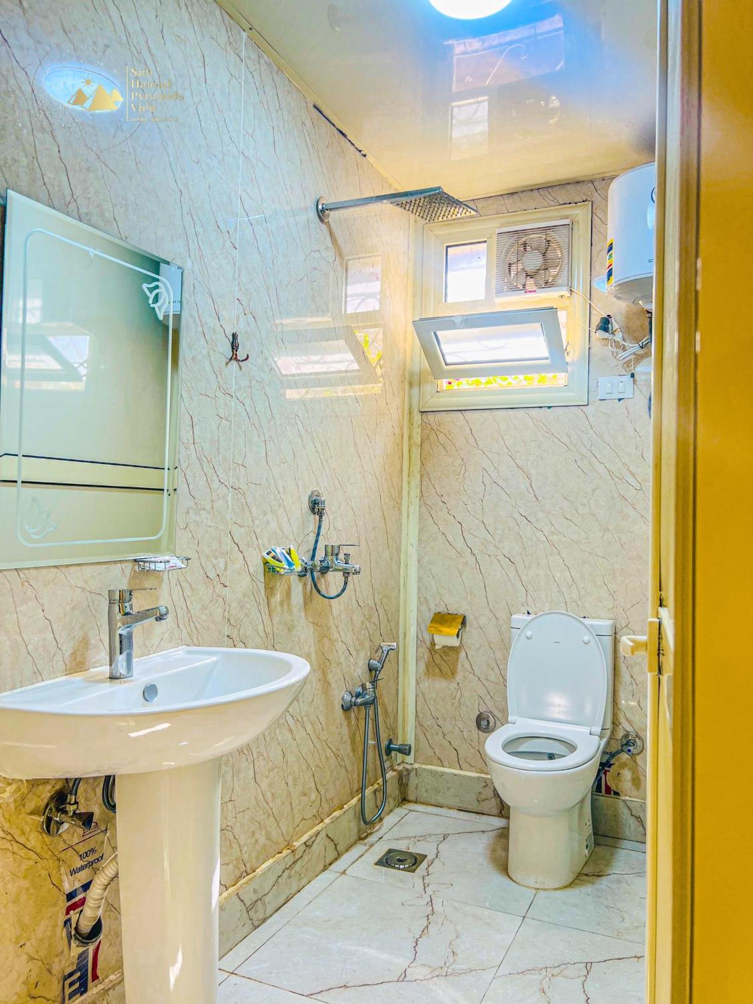 Sidi Hamad Pyramids View Hotel Kafrat al Jabal Exterior photo